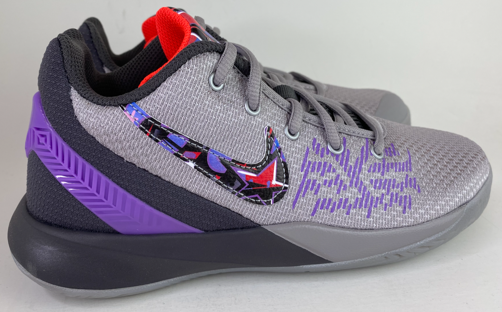 kyrie flytrap gray